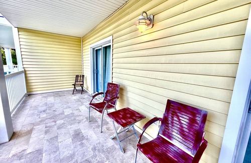 Alice Town Condo | 5 "J" Jus Chillin' Cozy 2-bedroom condo in Resorts World Bimini Community