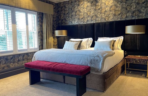 Whalley House | 5* Luxury Home with Cinema & Games Room