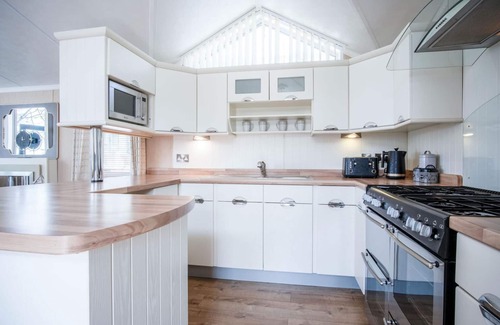 Llanddowror Apartment | 5 Manor Lodge - 2 Bedroom Lodge - Pendine