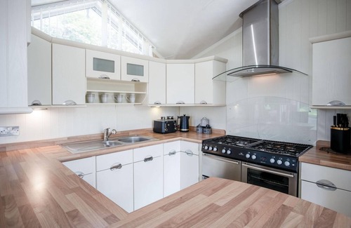 Llanddowror Apartment | 5 Manor Lodge - 2 Bedroom Lodge - Pendine