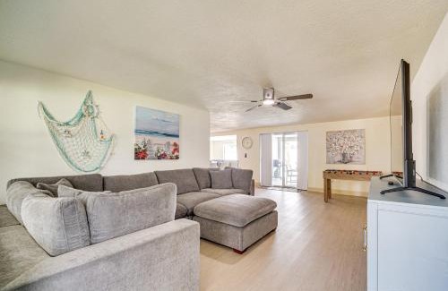 Holiday House | 5 Mi to Beach Home with Pool in Holiday!