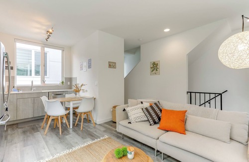 North Queen Anne House | 5 Mi to Dtwn: Pet-Friendly Townhome in Seattle!