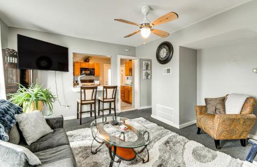 East Syracuse Apartment | 5 Mi to Dtwn Syracuse Updated Apartment!