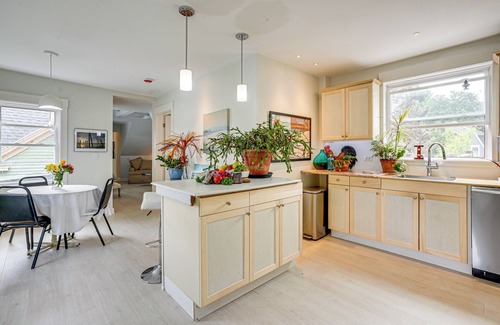 Lynn Apartment | 5 Mi to Salem! Lynn Apt By the Sea w/Hot Tub