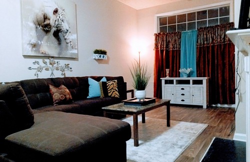 SoNo Apartment | .5 miles from the stadium