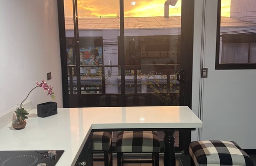 Agonia Apartment | 5 min from SJO Airport Poas Volcano Alsacia Alajuela down town nCozy comfy A/C