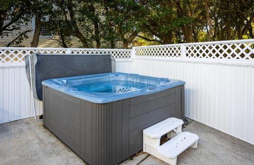 Corolla Light House | 5 Min to Beach Pool Hot Tub Resort Amenities