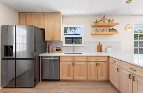 Isle of Palms House | 5 min to Mayo—luxury, comfort & care designed for patients & caregivers.