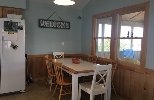 Salvo House | 5 min walk to the beach! BEST porch ever, dogs are welcome