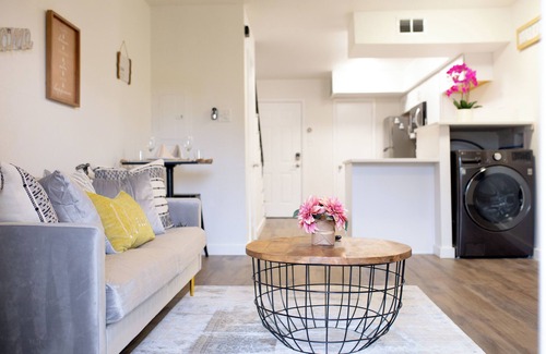 Little Rock Medical District Apartment | 5 Mins to UAMS 2-bedroom apartment in enchanting Little Rock with WiFi, WD, AC