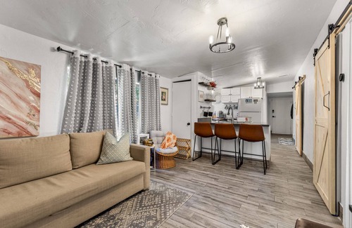 Southside House | 5 minute walking to downtown, NAU, coffee shops, shopping, parks and more!