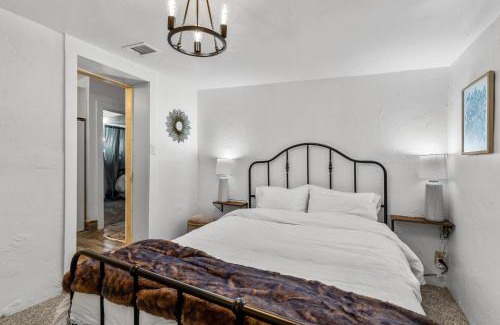 Southside House | 5 minute walking to downtown, NAU, coffee shops, shopping, parks and more!