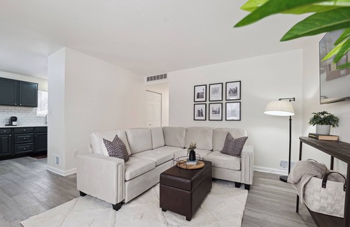 Taylor House | 5 minutes from DTW!