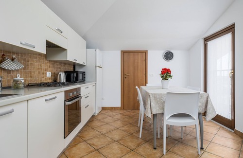 Cavaion Veronese Apartment | 5 minutes from Lake Garda, Dimora "Charme of Butterfly