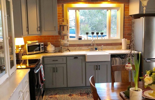 Carmine House | 5 minutes from Round Top! Convenient Antiquing Location