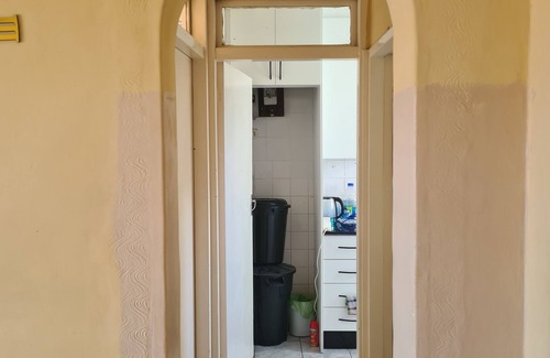 Harare Apartment | 5 minutes into the city. Family sized unit with newly fitted kitchen.