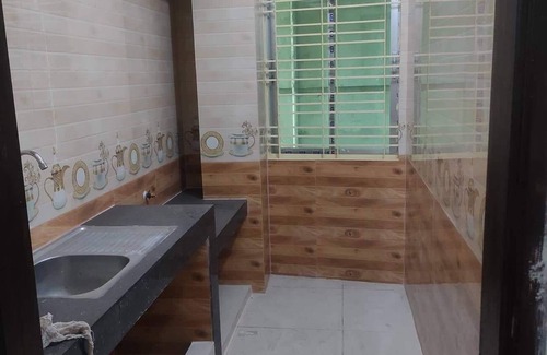Mirpur House | 5 minutes to Mirpur Cricket Stadium! Family sized condo with varanda