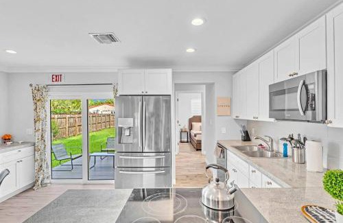 South Lake Villa | 5 Minutes to Ocean & Casino's - Large Backyard