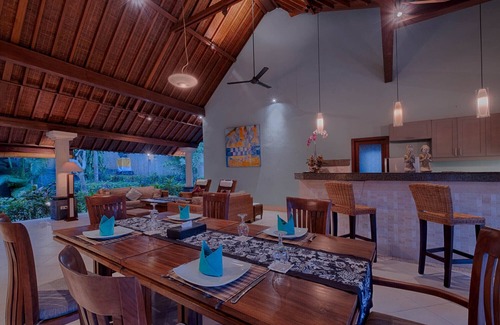 Saba Villa | 5 Minutes Walk to Beach! 4 BR Villa near Saba Beach, Close to Safari Marine Park