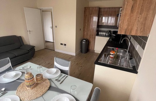 Wembley Central Apartment | 5 minutes walk to Wembley Stadium. Wembley Stunning Modern Apartment