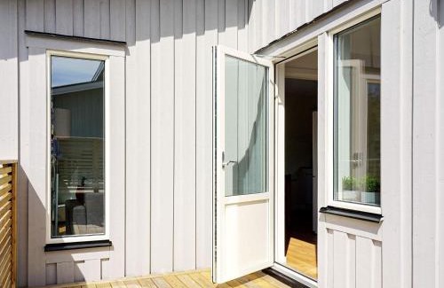 Lokholmen House | 5 person holiday home in STRÖMSTAD