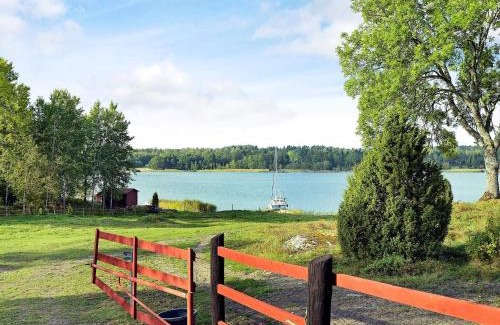Vaddo House | 5 person holiday home in VÄDDÖ