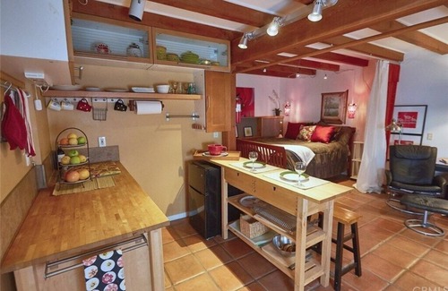 Lake Arrowhead Apartment | 5-STAR LAKE ARROWHEAD STUDIO APARTMENT - SPACEOUS AND COZY NEAR LAKE & VILLAGE !