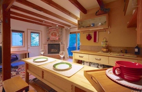 Lake Arrowhead Apartment | 5-STAR LAKE ARROWHEAD STUDIO APARTMENT - SPACEOUS AND COZY NEAR LAKE & VILLAGE !