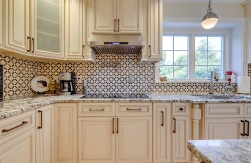 Waterford House | 5-star Luxurious 4 Bedroom Home by the Beach and Minutes from Mystic
