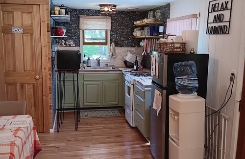 Markesan Cottage | 5 Stars! Summer dates still available!