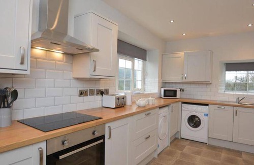 Llanrhystud House | 50 m² Farmhouse ∙ 5 bedrooms ∙ 12 guests