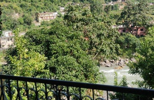 Karnaprayag House | 500 m² House ∙ 10 bedrooms ∙ 30 guests