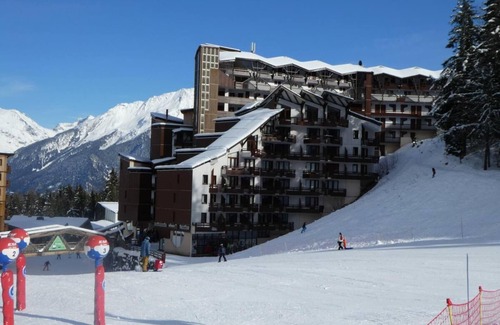 La Perriere Apartment | 50m from resort center, 6th floor, balcony, parking, tv, ski locker, 40m², La Tania
