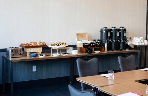 Northwest Everett Hotel | 51 m² Hotel ∙ 127 guests