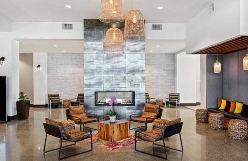 Northwest Everett Hotel | 51 m² Hotel ∙ 127 guests