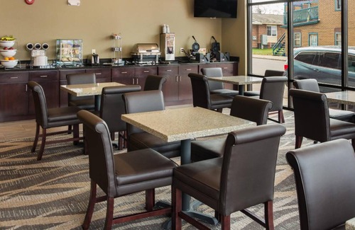 Little Chute Hotel | 51 m² Hotel ∙ 127 guests