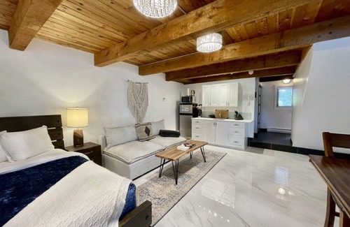 Ucluelet Hotel | 52 m² Hotel ∙ 1 bedroom ∙ 2 guests