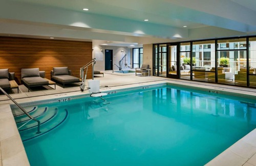 Northwest Bellevue Hotel | 55 m² Hotel ∙ 127 guests