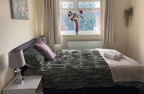 Oldham House | 55 m² House ∙ 2 bedrooms ∙ 3 guests