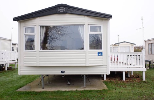 Colchester Cabin | 55 m² Lodge ∙ 2 bedrooms ∙ 4 guests