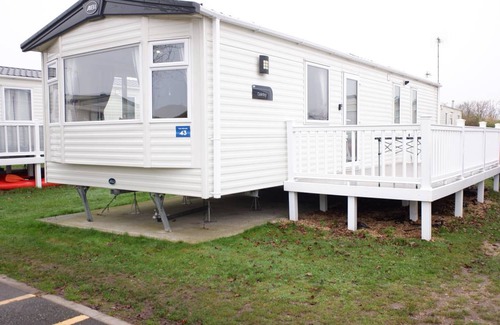 Colchester Cabin | 55 m² Lodge ∙ 2 bedrooms ∙ 4 guests