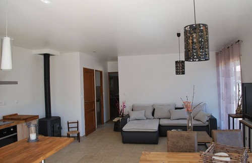 Casaglione Villa | 55-meter detached air-conditioned villa with oak garden