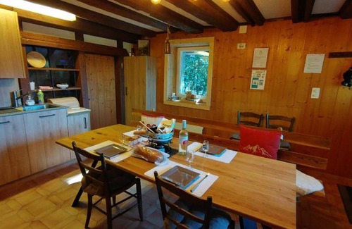 Bovernier Ski Chalet | 56 m² Chalet ∙ 2 bedrooms ∙ 9 guests