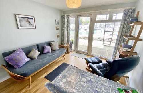 Borth-y-Gest Apartment | 56C South Snowdon Wharf