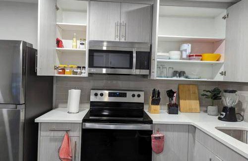Northwest Calgary Apartment | 58 m² Apartment ∙ 2 bedrooms ∙ 4 guests