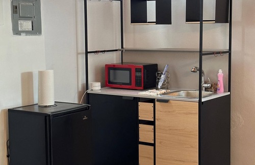Carcel Apartment | 5BR/2BA Spacious Unit in the West