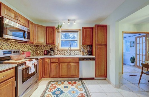 Pocono Pines House | 5BR /3BA Spacious House by Camelback & Kalahari