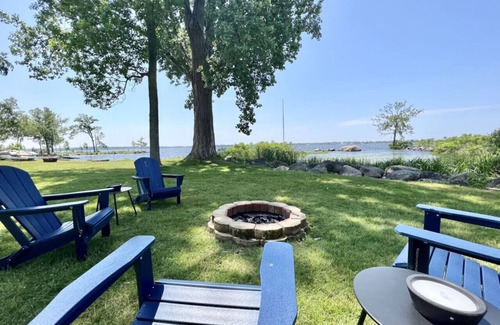 Sandy Creek House | 5BR Sandy Pond MAIN LAKE HOUSE | Dock | Fire Pit | Pets