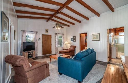 Litchfield by the Sea House | 5BR Scenic View 3 Minutes to the Beach