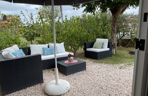 Bellevue Apartment | 5mn de la plage /appartement HIBISCUS avec jardin et petite vue mer